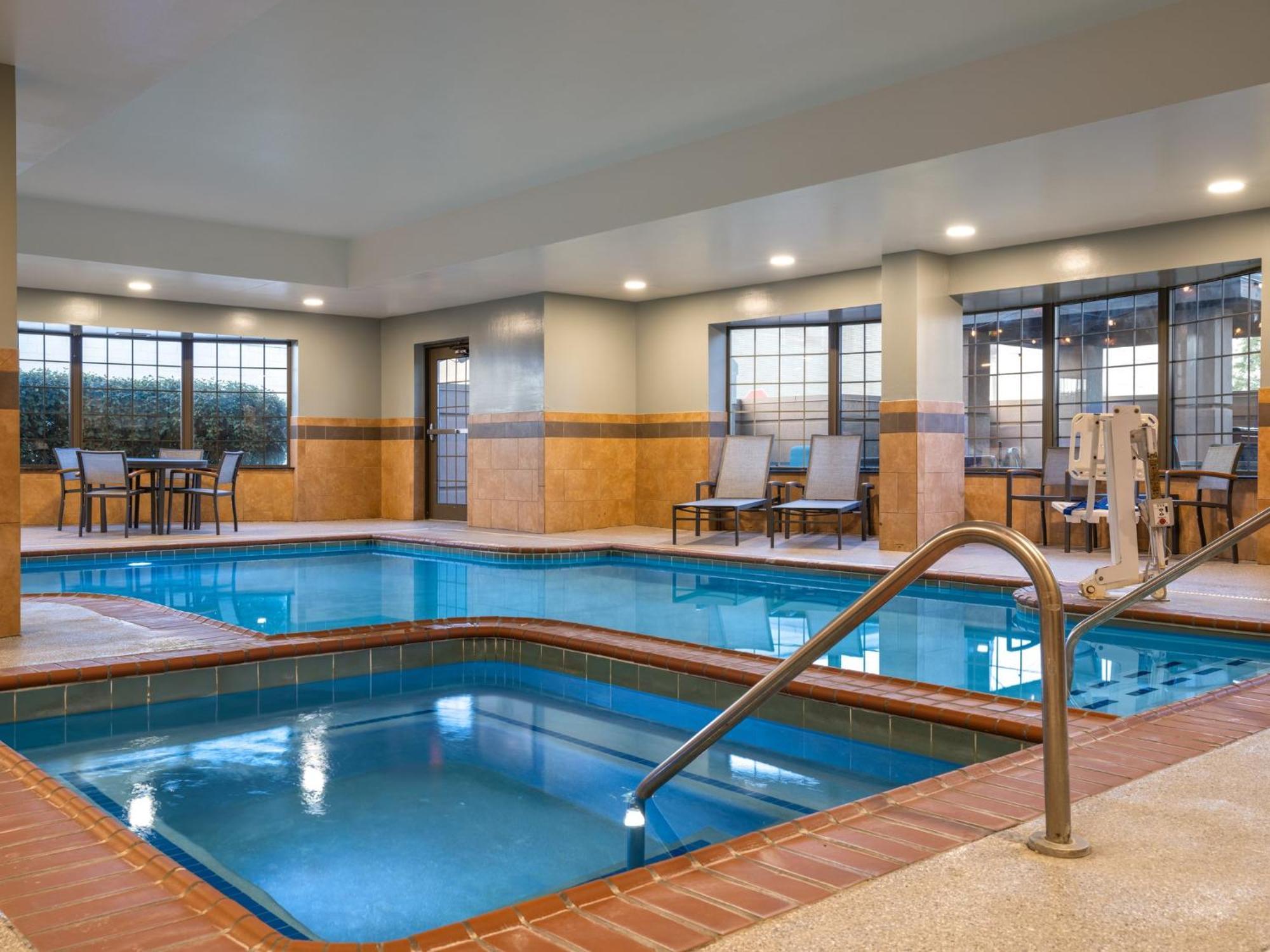Staybridge Suites Indianapolis Downtown-Convention Center By Ihg Eksteriør billede